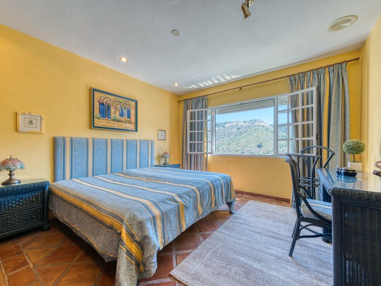 Town House for Sale in Benahavis, Malaga 25