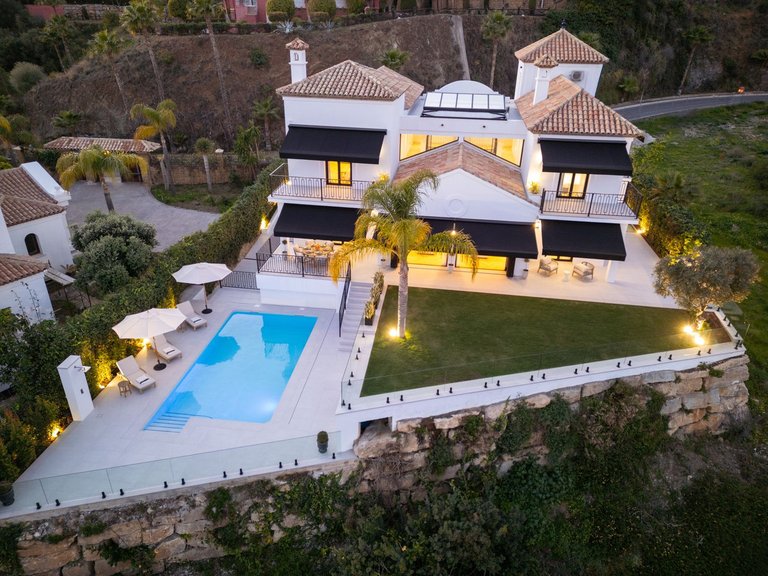 Villa for Sale in Benahavis, Malaga 23