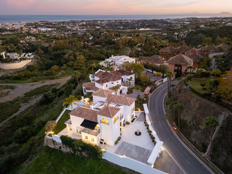 Villa for Sale in Benahavis, Malaga 25