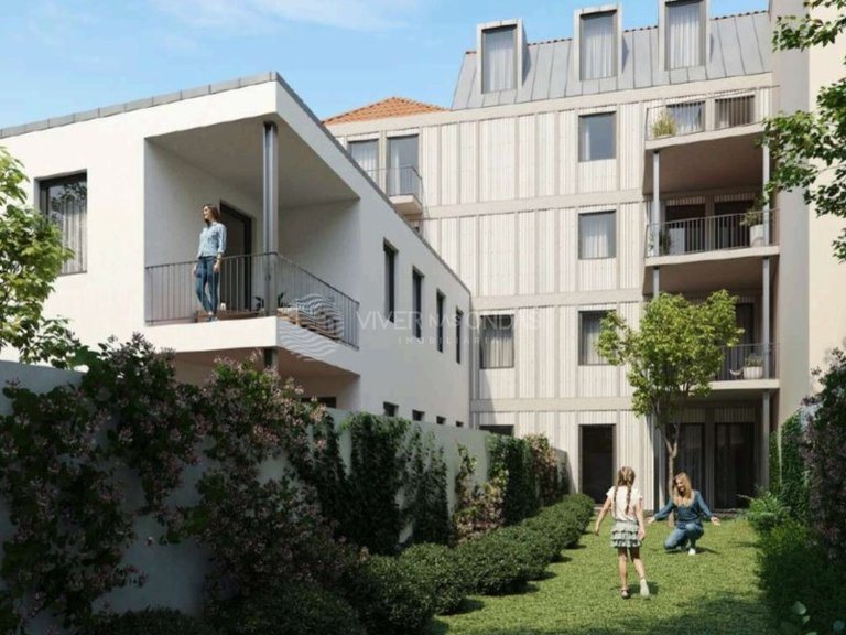 Apartment for Sale in Porto, Porto 2