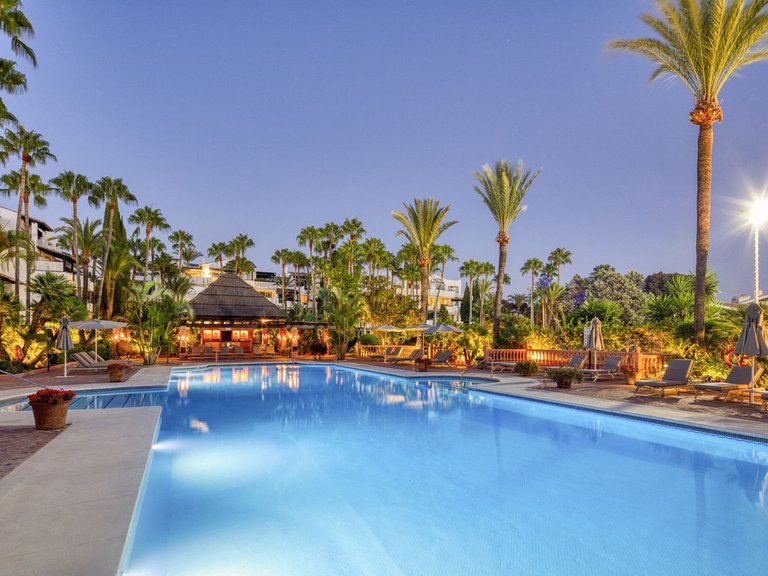 Apartment for Sale in Marbella Golden Mile, Malaga 22