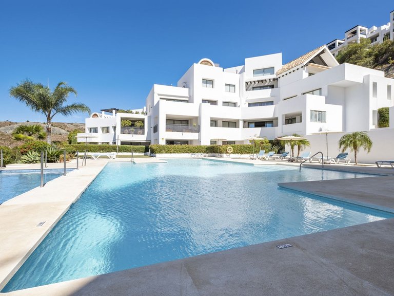 Penthouse for Sale in Benahavis, Malaga 1