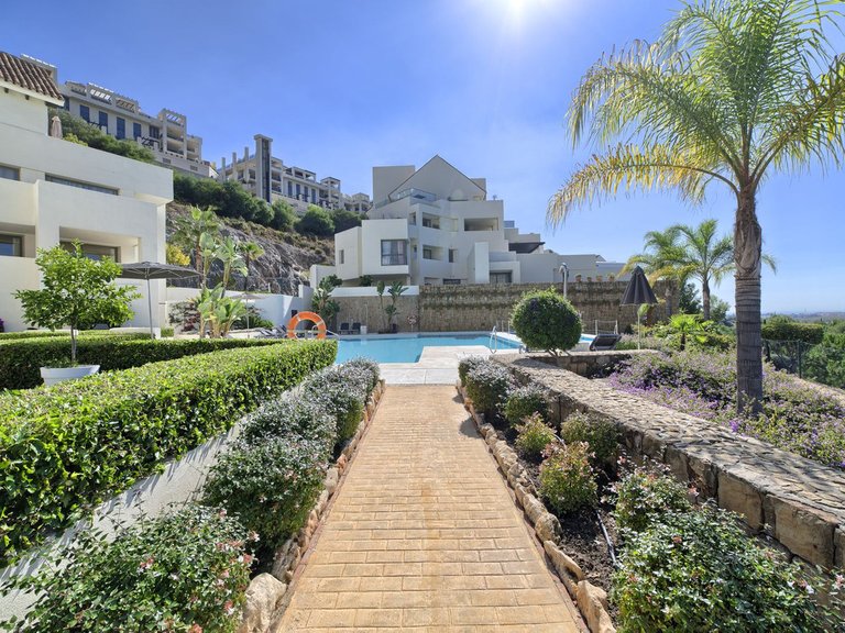 Penthouse for Sale in Benahavis, Malaga 6
