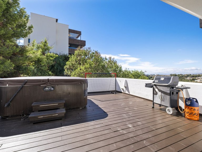 Penthouse for Sale in Benahavis, Malaga 14