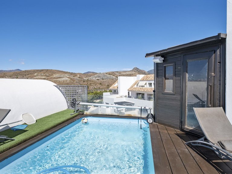 Penthouse for Sale in Benahavis, Malaga 16