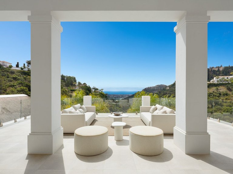 Villa for Sale in El Madronal, Malaga 10