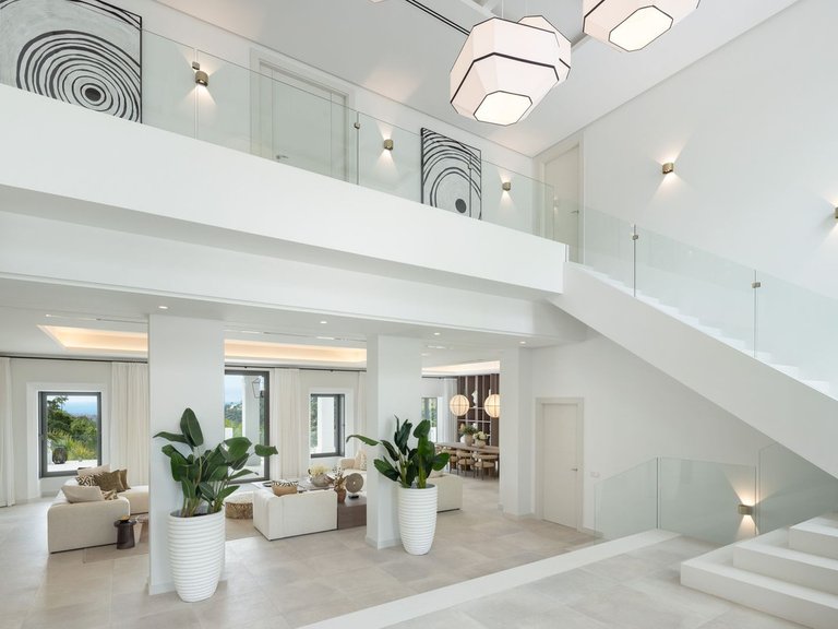 Villa for Sale in El Madronal, Malaga 11