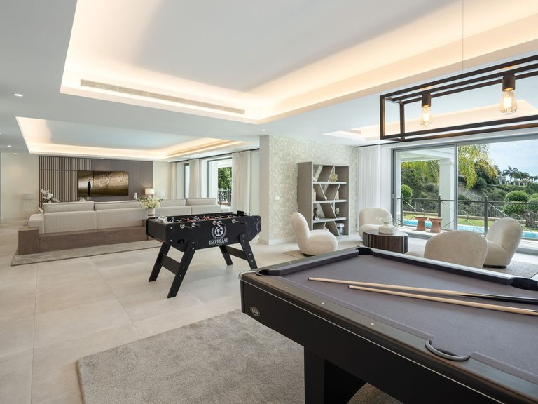 Villa for Sale in El Madronal, Malaga 19