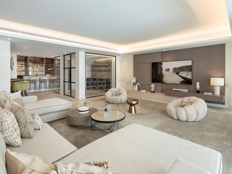 Villa for Sale in El Madronal, Malaga 21