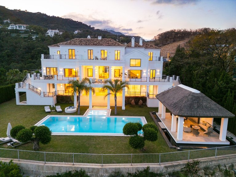 Villa for Sale in El Madronal, Malaga 33