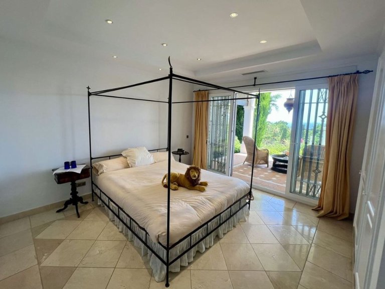 Villa for Sale in Marbella, Malaga 19