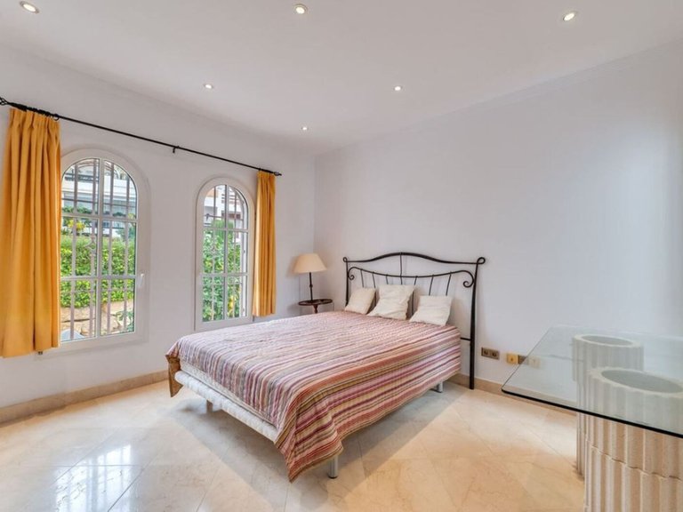 Villa for Sale in Marbella, Malaga 29