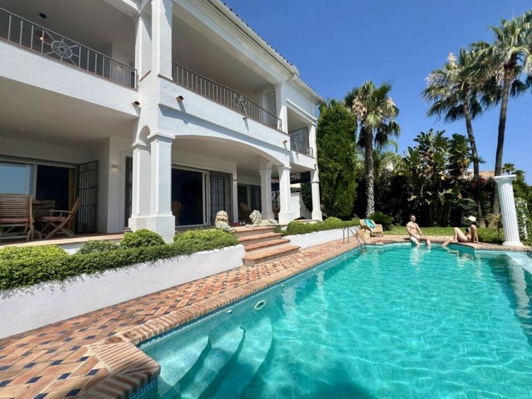 Villa for Sale in Marbella, Malaga 31
