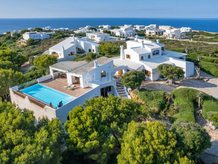 Villa for Sale in Cala'n Morell, Menorca 1