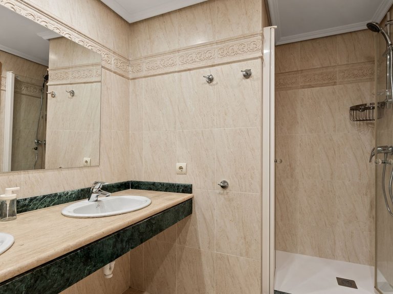 Penthouse for Sale in Estepona, Malaga 18