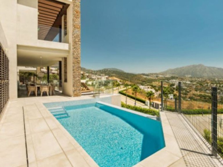 Town House for Sale in Benahavis, Malaga 14