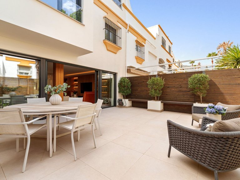 Town House for Sale in Marbella Golden Mile, Malaga 3