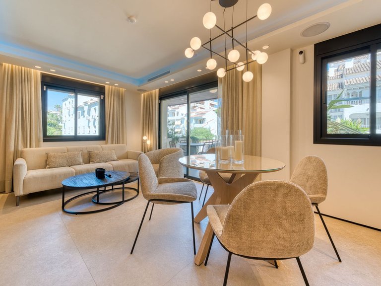 Apartment for Sale in Puerto Banus, Malaga 7