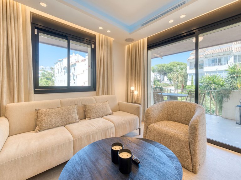 Apartment for Sale in Puerto Banus, Malaga 9