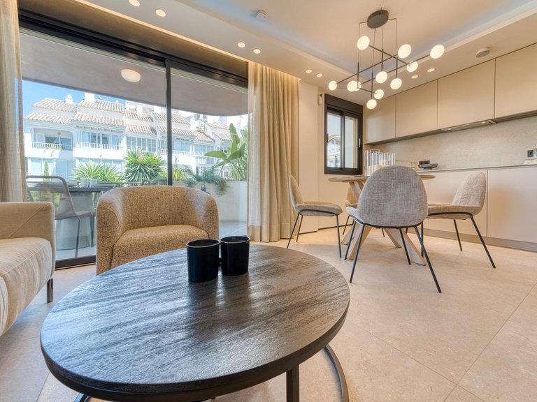 Apartment for Sale in Puerto Banus, Malaga 34