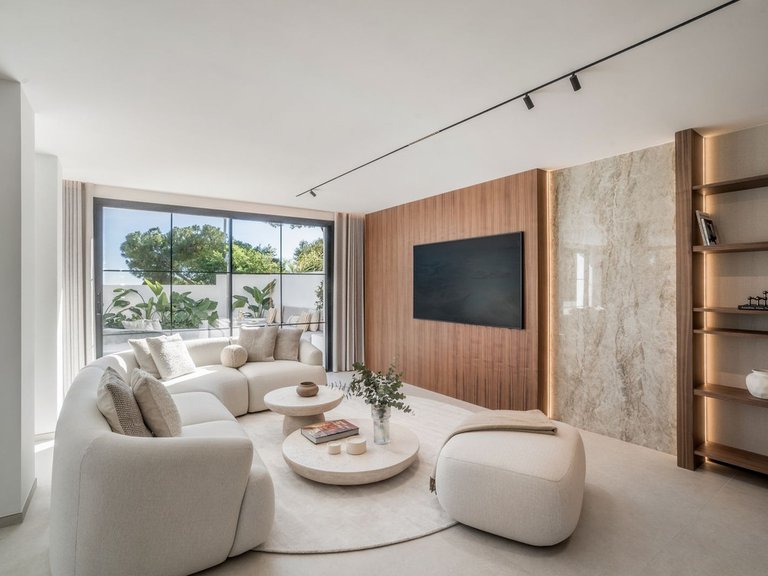 Town House for Sale in Nueva Andalucia, Malaga 3
