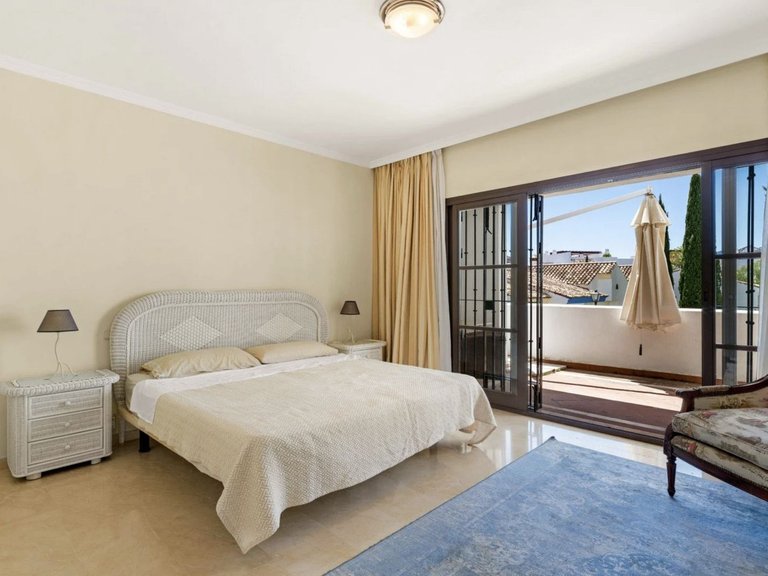 Town House for Sale in Benahavis, Malaga 8