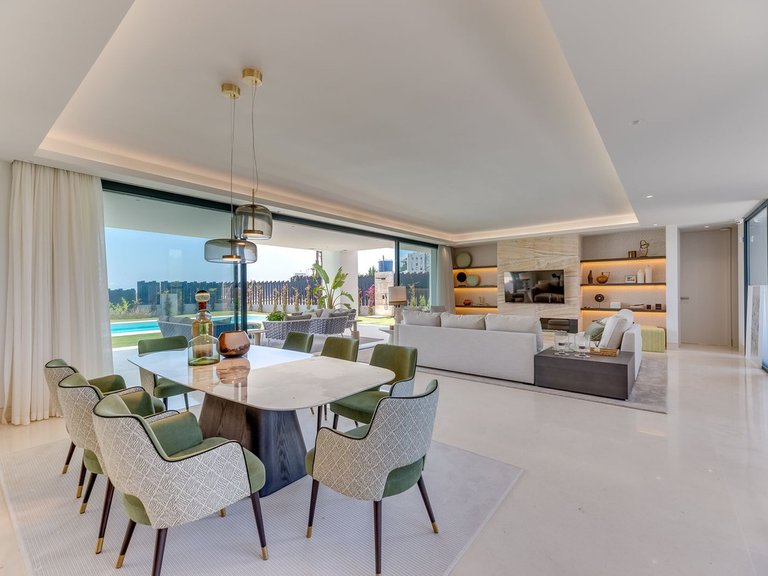 Villa for Sale in Marbella Golden Mile, Malaga 11