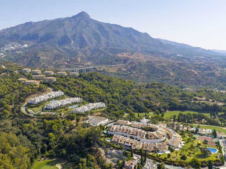 Town House for Sale in Nueva Andalucia, Malaga 4