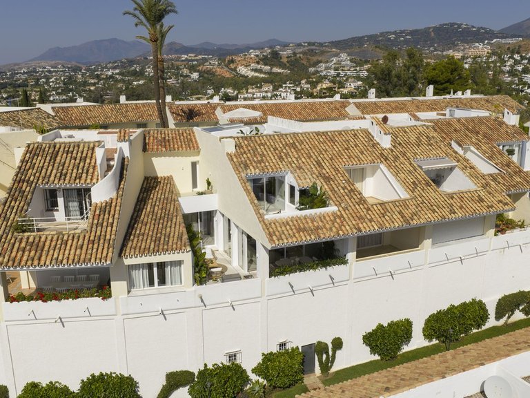 Town House for Sale in Nueva Andalucia, Malaga 17
