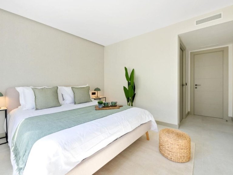 Penthouse for Sale in Marbella, Malaga 4