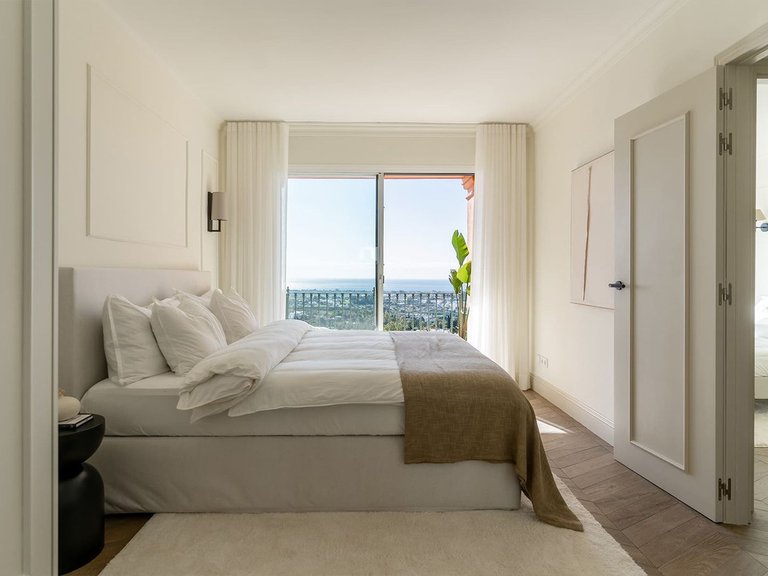 Town House for Sale in Benahavis, Malaga 8