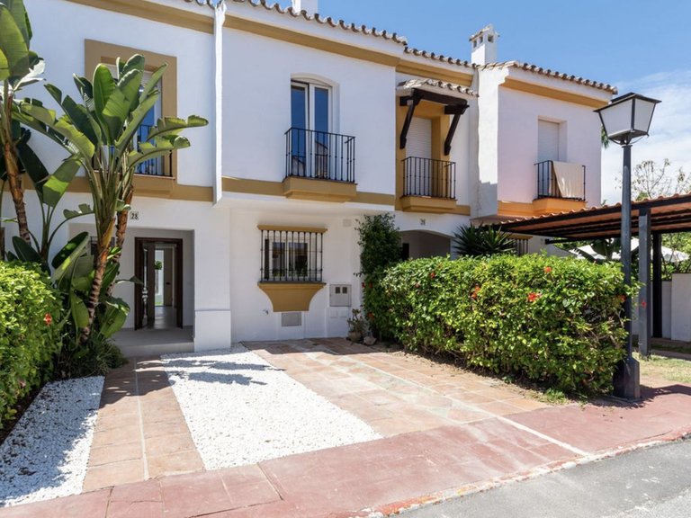 Town House for Sale in Estepona, Malaga 1
