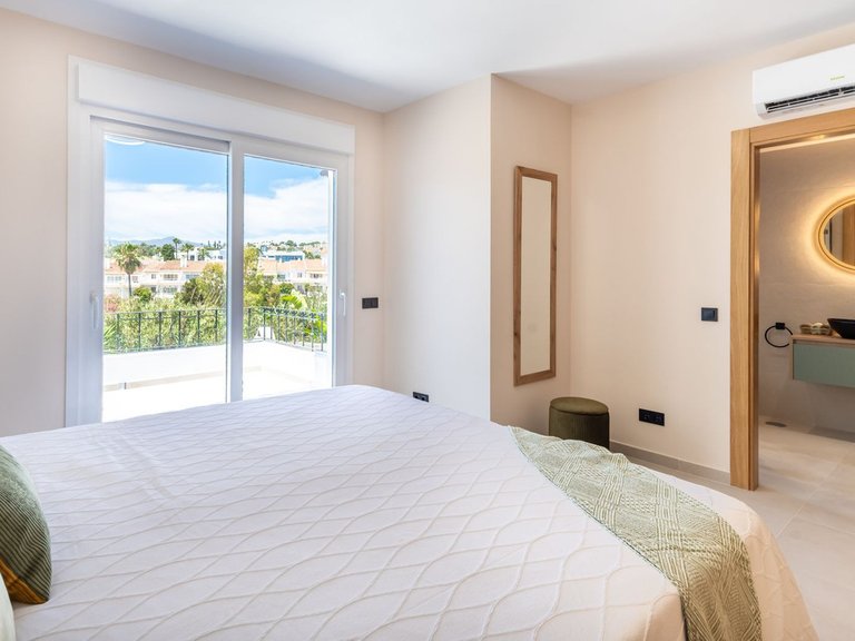 Town House for Sale in Estepona, Malaga 25