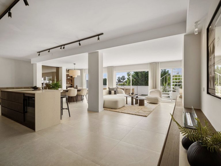 Town House for Sale in Nueva Andalucia, Malaga 7