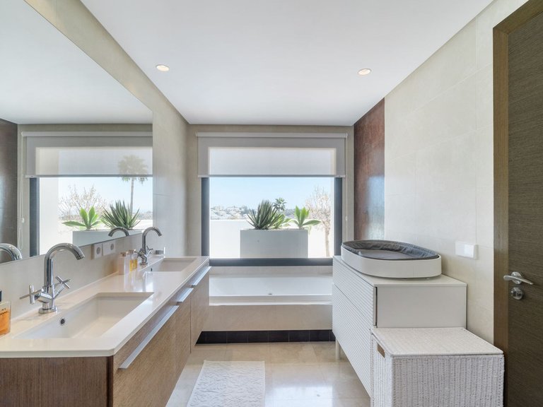 Villa for Sale in Benahavis, Malaga 36