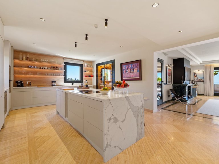 Apartment for Sale in Marbella, Malaga 18