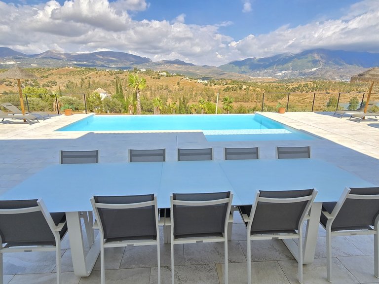 Villa for Sale in Los Romanes, Malaga 11