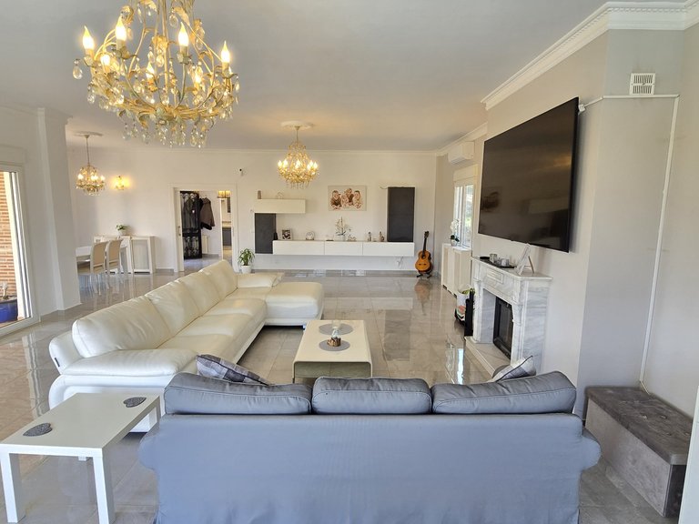 Villa for Sale in Los Romanes, Malaga 30
