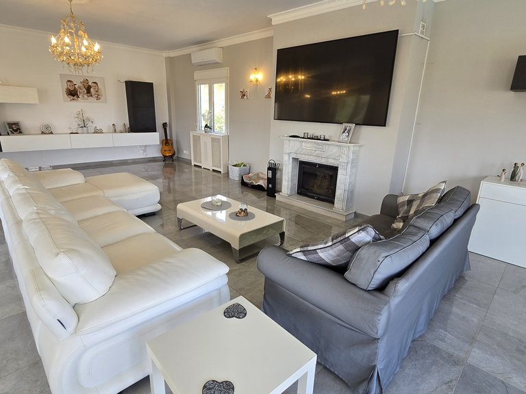 Villa for Sale in Los Romanes, Malaga 32