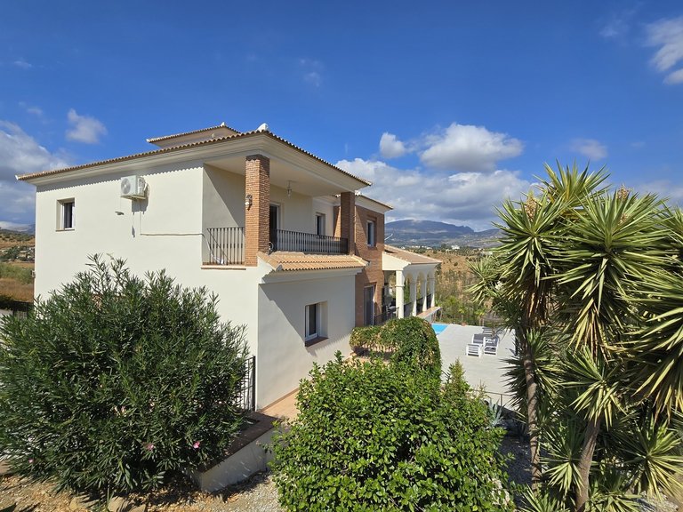 Villa for Sale in Los Romanes, Malaga 15