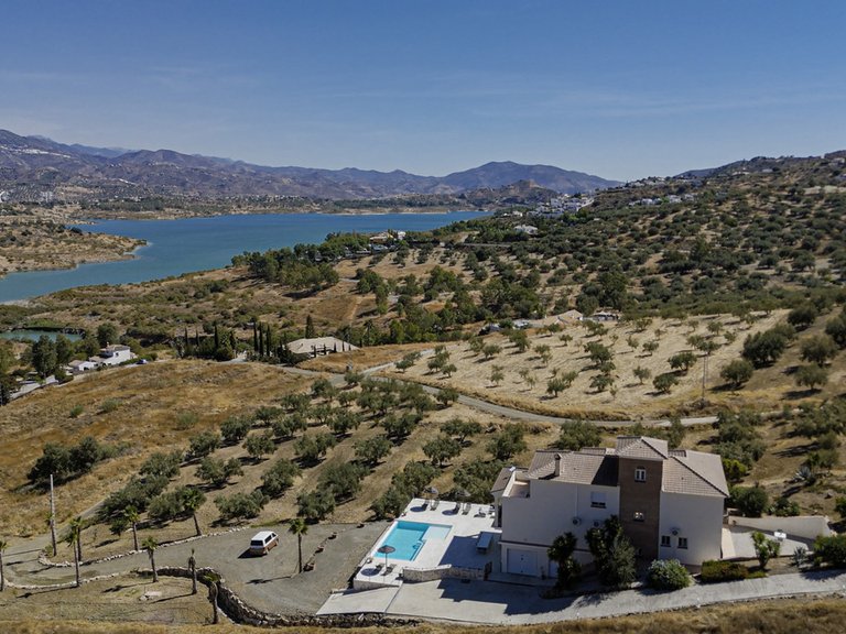 Villa for Sale in Los Romanes, Malaga 2