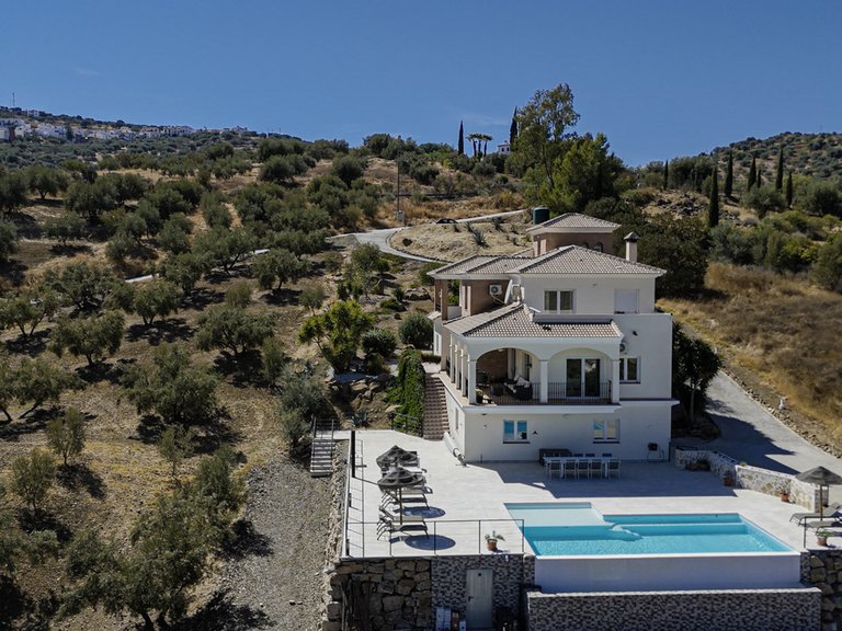 Villa for Sale in Los Romanes, Malaga 12