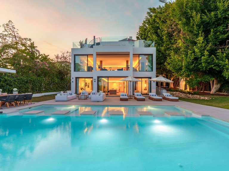Villa for Sale in Marbella, Malaga 35