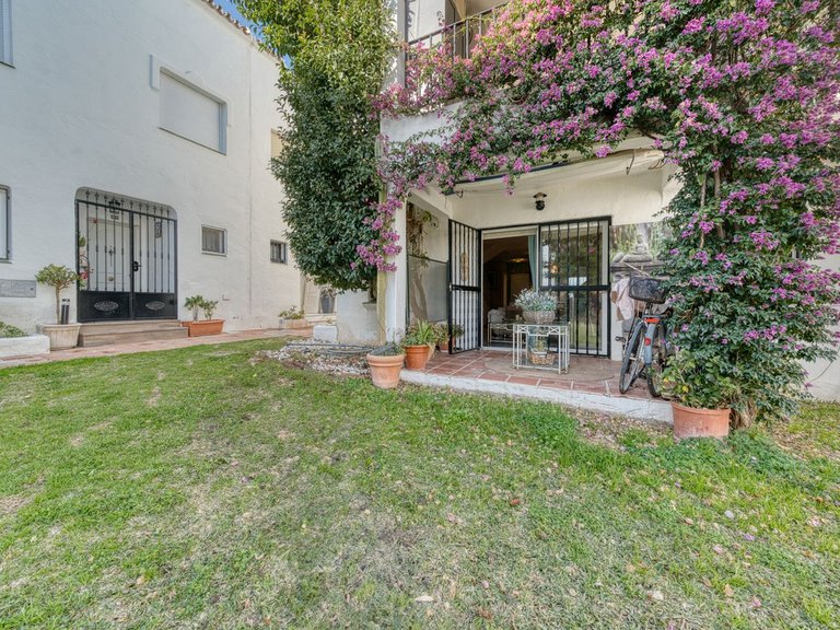 Town House for Sale in Cancelada, Malaga 11