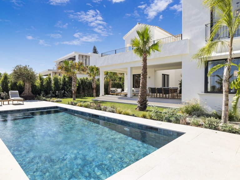 Villa for Sale in Estepona, Malaga 40