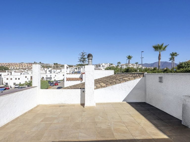 Villa for Sale in La Duquesa, Malaga 4