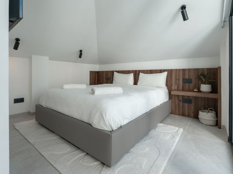Penthouse for Sale in Puerto Banus, Malaga 15