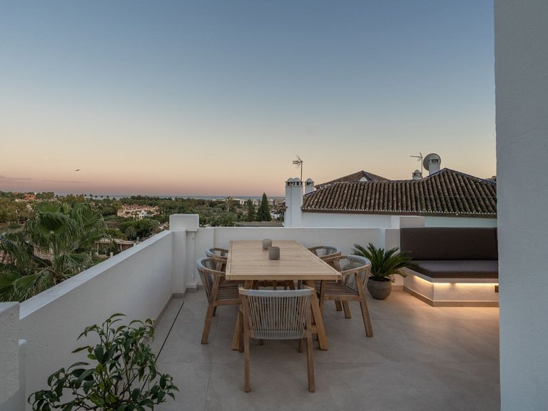 Penthouse for Sale in Puerto Banus, Malaga 32