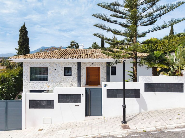 Villa for Sale in Marbella, Malaga 2