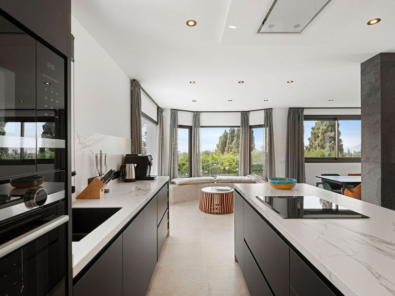 Villa for Sale in Marbella, Malaga 3